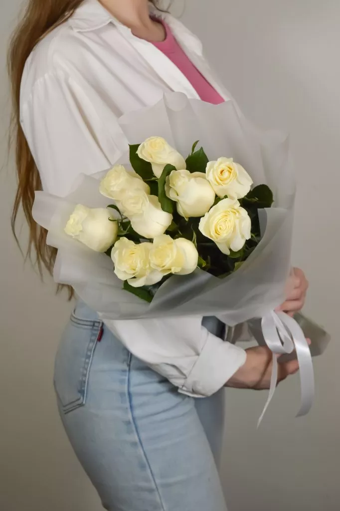 9 белых роз Эквадор