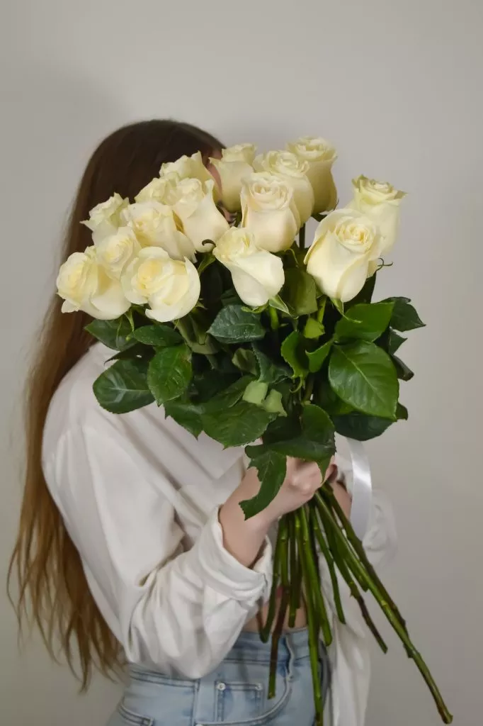 15 белых роз Эквадор